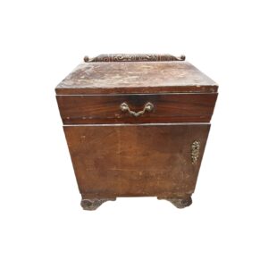 MESITA DE NOCHE ANTIGUA DE MADERA